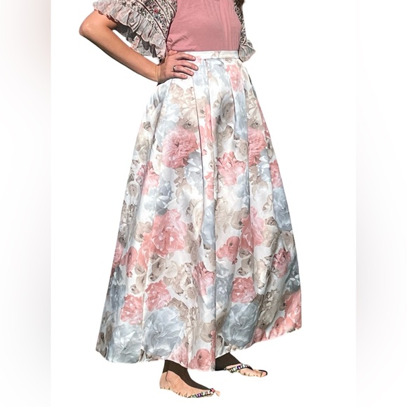 Morgan & Co. Floral Maxi Skirt in Pink and Gray - Picture 4 of 8